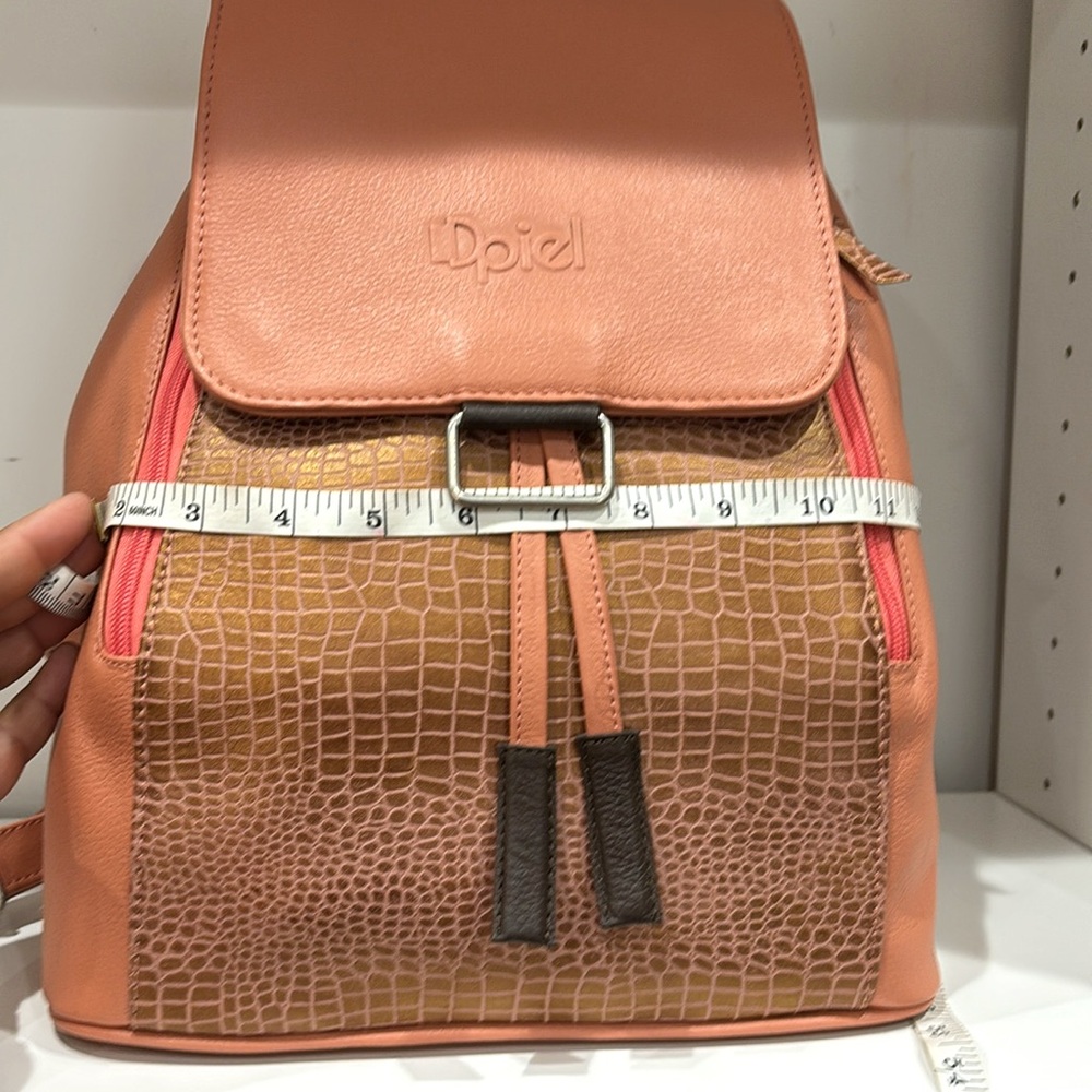 leather backpack - Picture 7 of 7